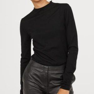 H&M black fine knit merino wool sweater Small